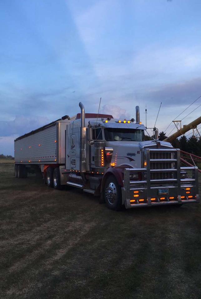 08/18/16 Kenmare, North Dakota ⋆ HarvestHER